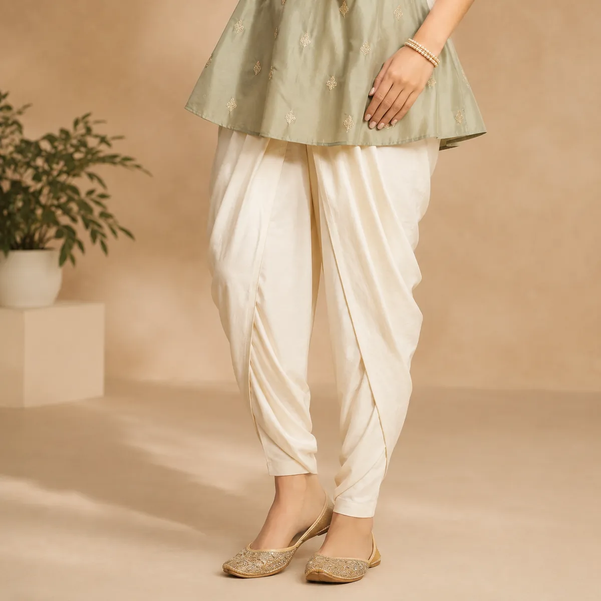 Dhoti pant